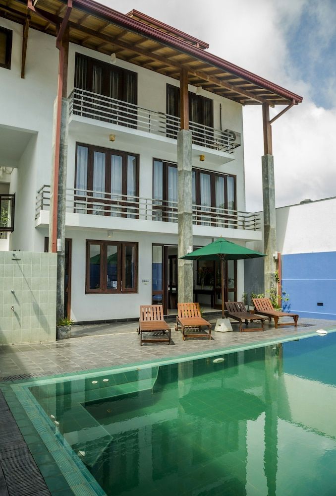 undefined Villa Upper Dickson 5