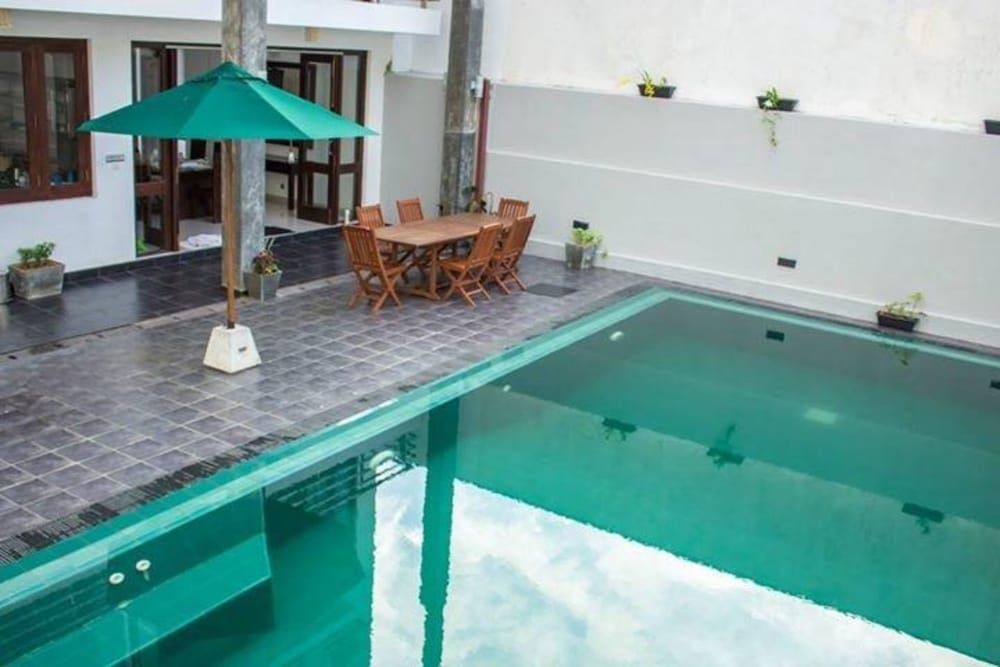 undefined Villa Upper Dickson 8