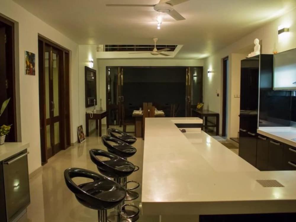 undefined Villa Upper Dickson 4