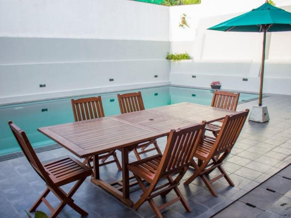 undefined Villa Upper Dickson 7