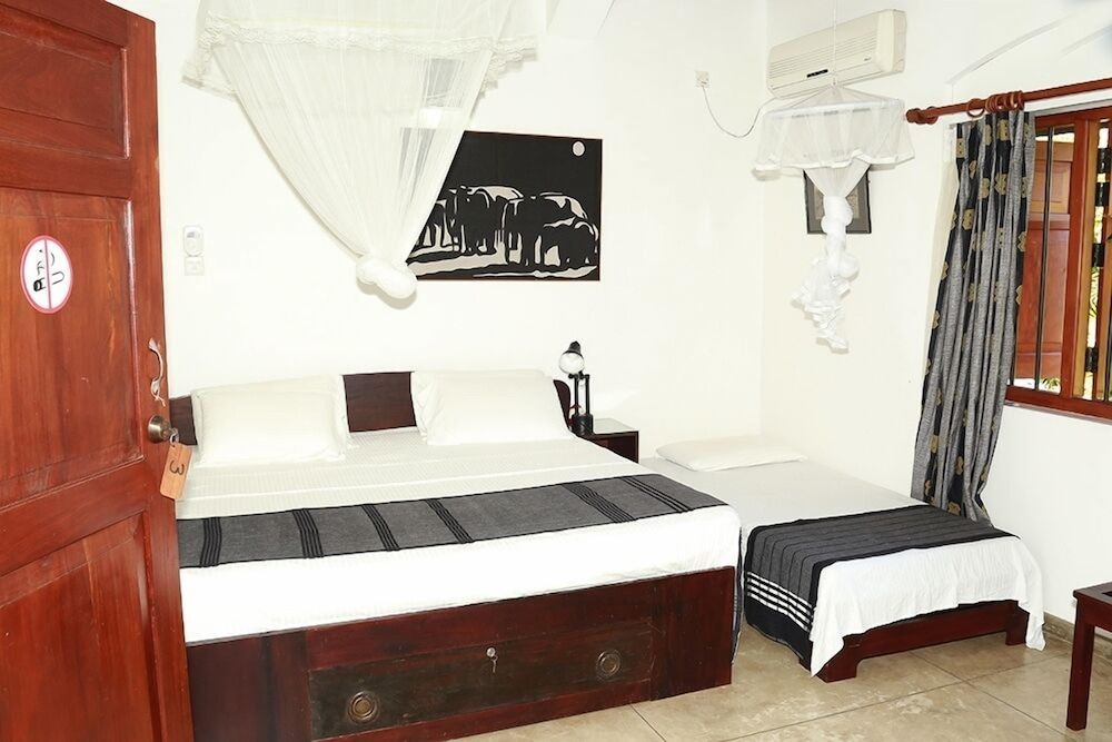 Deluxe Triple Room, Pool Access, Lake View