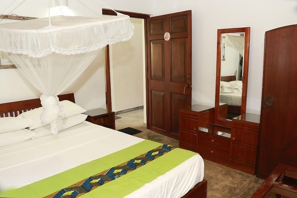 Standard Double Room, 1 Double Bed, Pool Access, Lake View