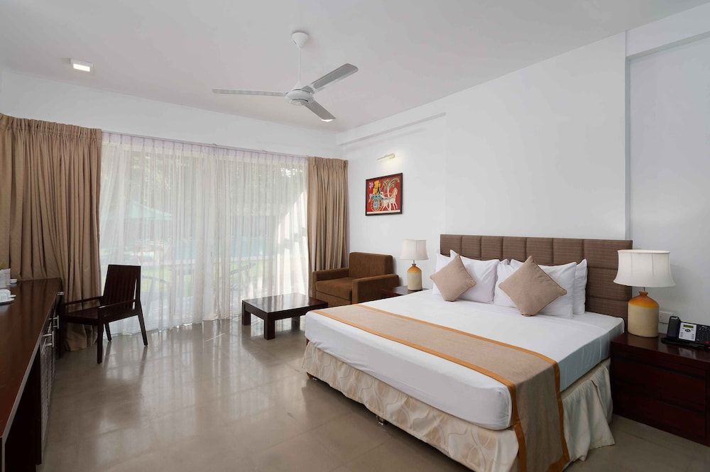 South Lake Resort Koggala Deluxe Double Room, Lake View 2