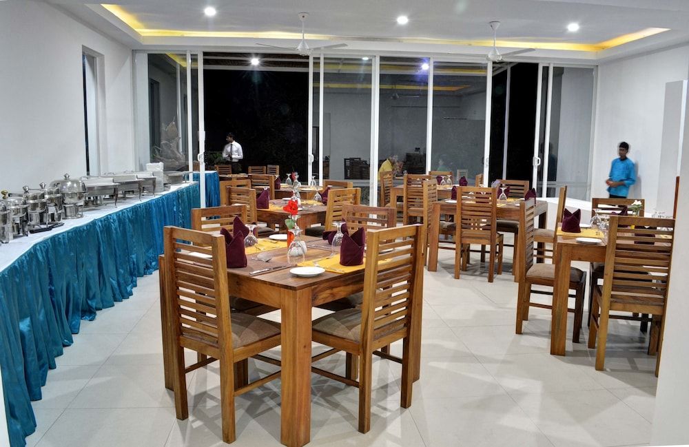 undefined Emerald Hill Hotel 6