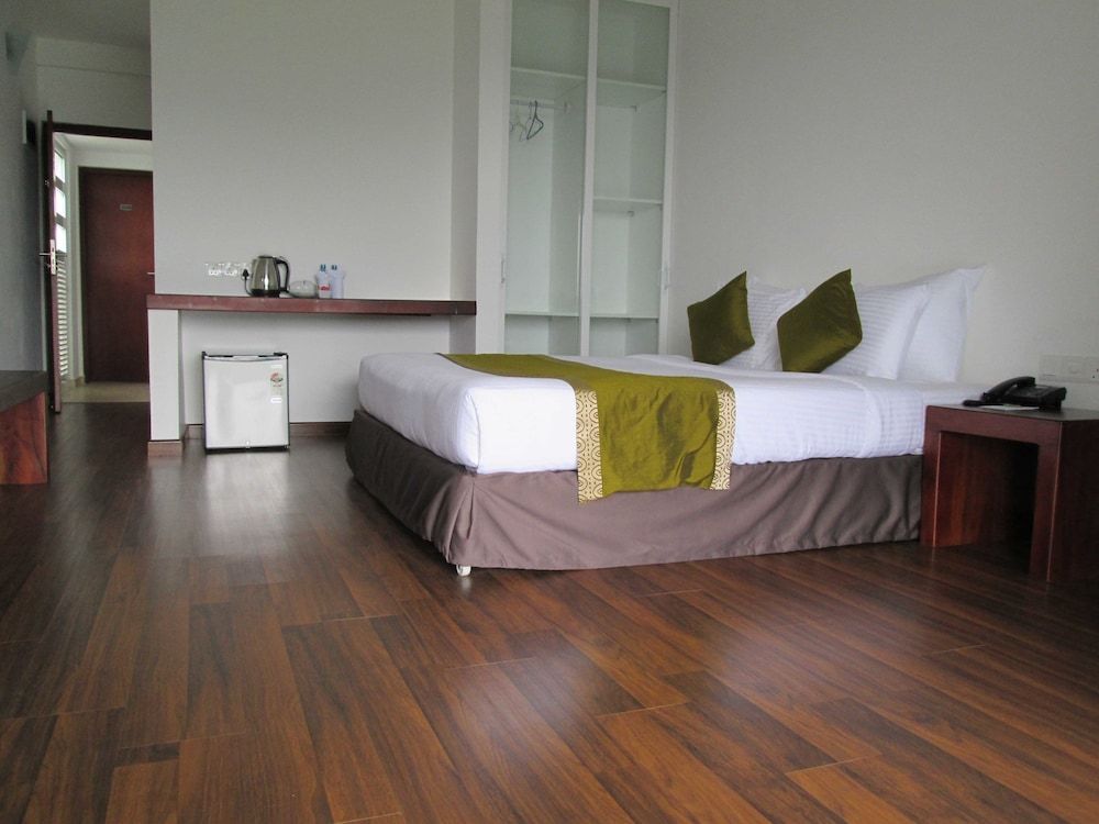 Emerald Hill Hotel Double Room, Private Bathroom, Mountain View 4