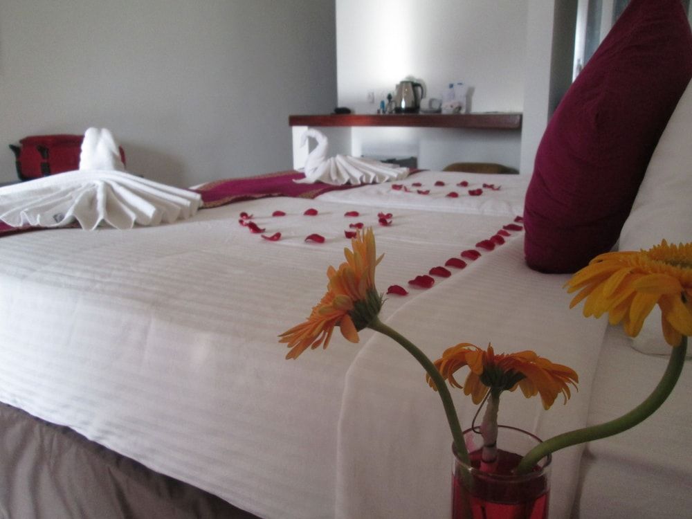 Emerald Hill Hotel Double Room, Private Bathroom, Mountain View 2