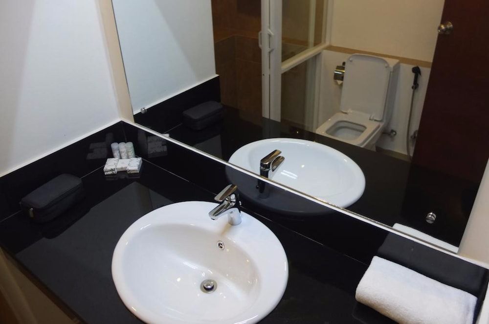 Emerald Hill Hotel Double Room, Private Bathroom, Mountain View 7