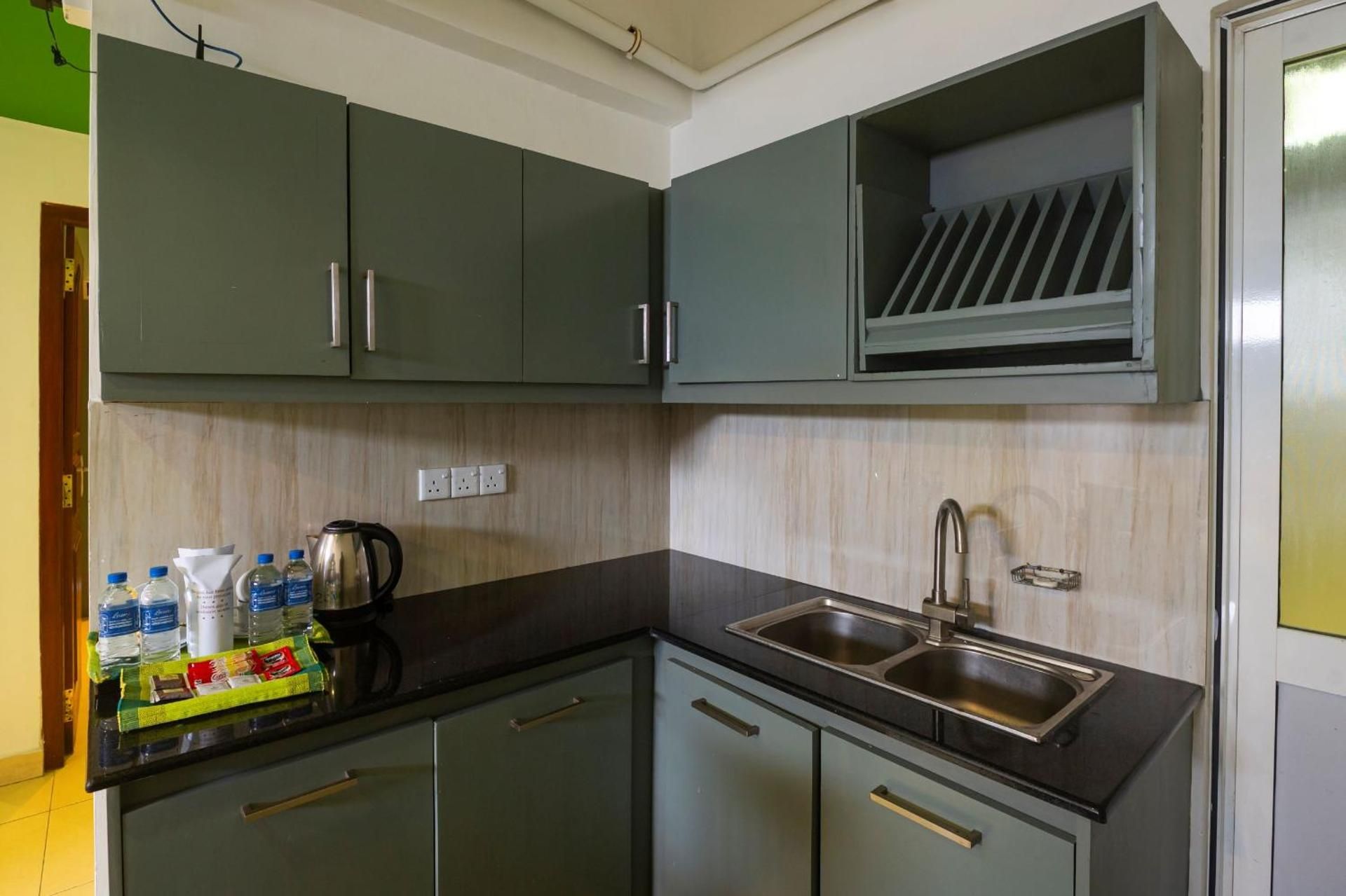 Thilhara Days Inn Suites 3