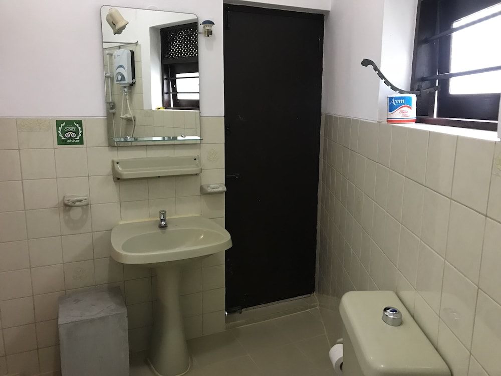 Breeze of Paradise Deluxe Triple Room 4