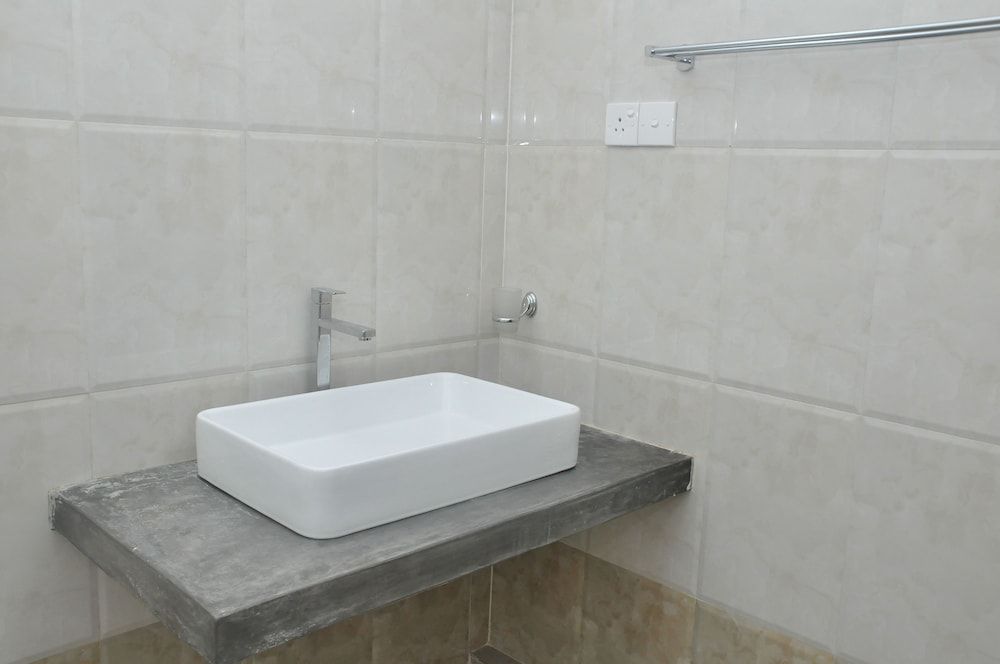 Kurumba Hills Standard Room, Garden View 9