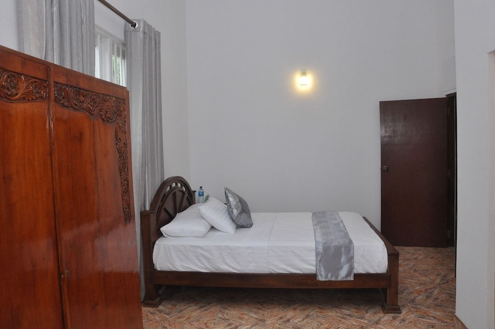 Kurumba Hills Deluxe Room, Balcony 2