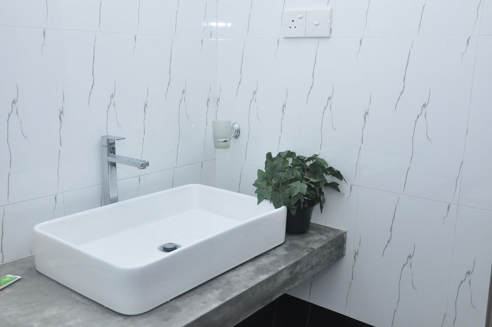 Kurumba Hills Standard Room, Garden View 8