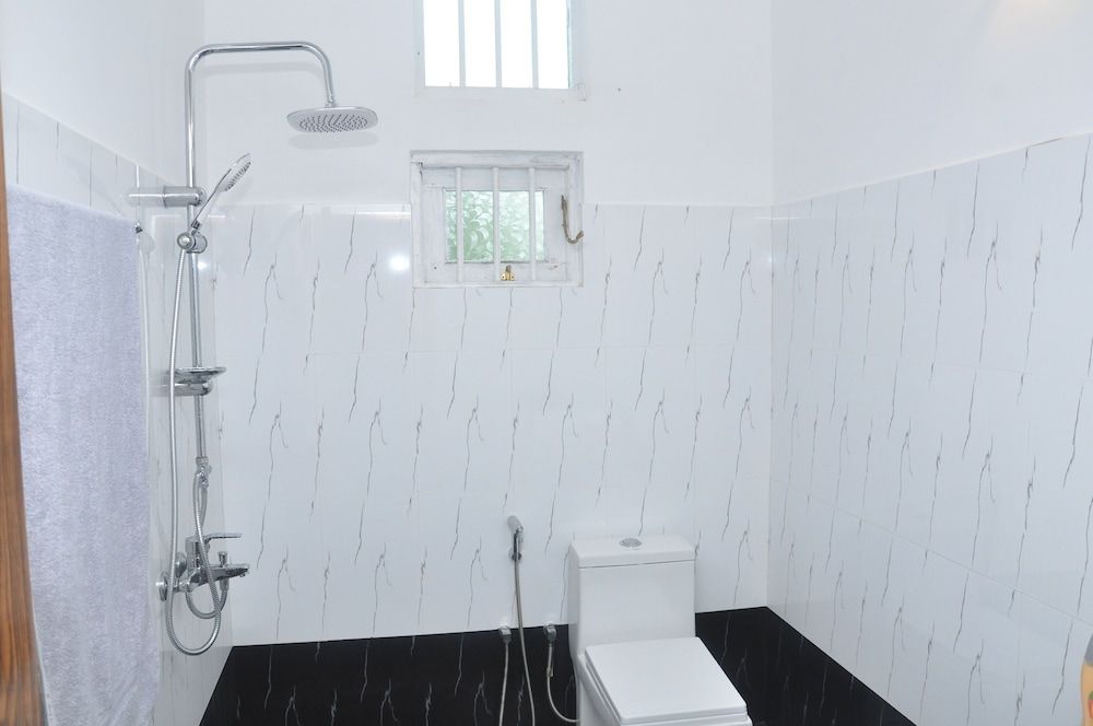 Kurumba Hills Standard Room, Garden View 7