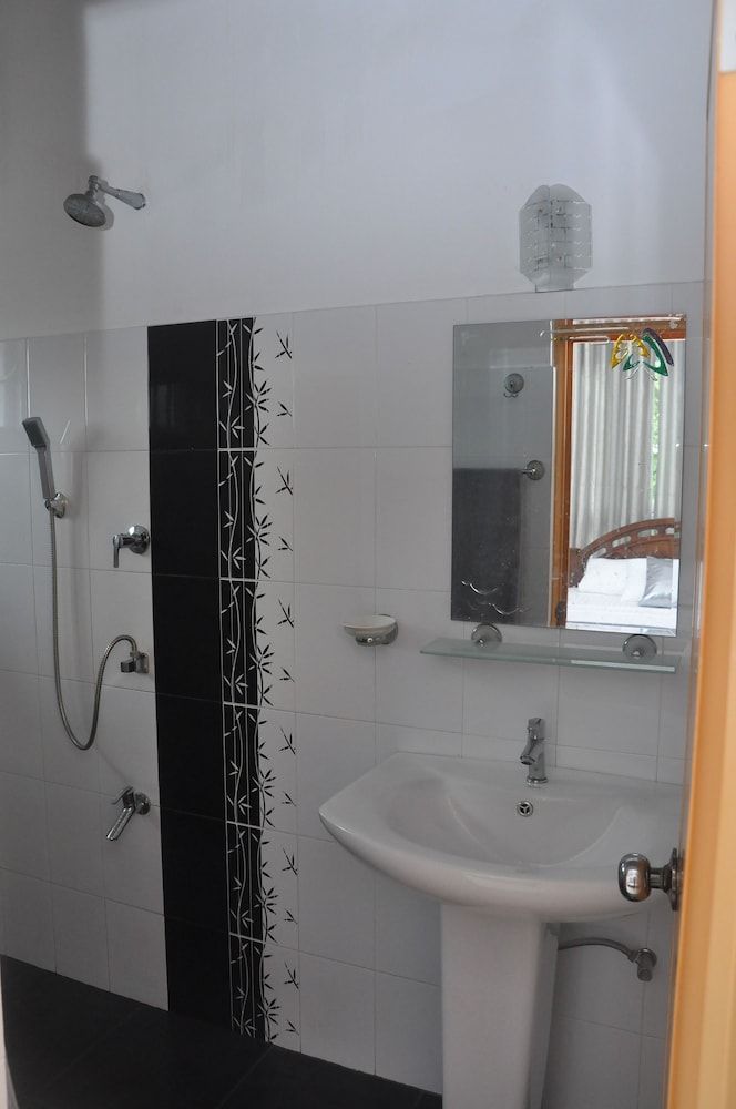 Kurumba Hills Deluxe Room, Balcony 6