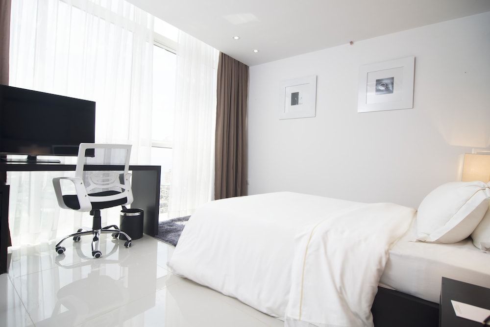 Superior Apartment, 3 Bedrooms, City View