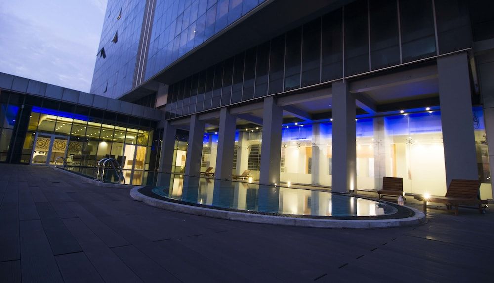 undefined Platinum One Suites 7