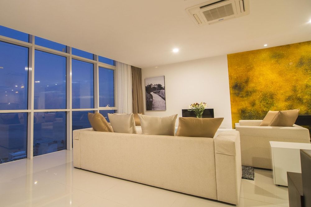 Platinum One Suites Luxury Apartment, 4 Bedrooms, Ocean View 8