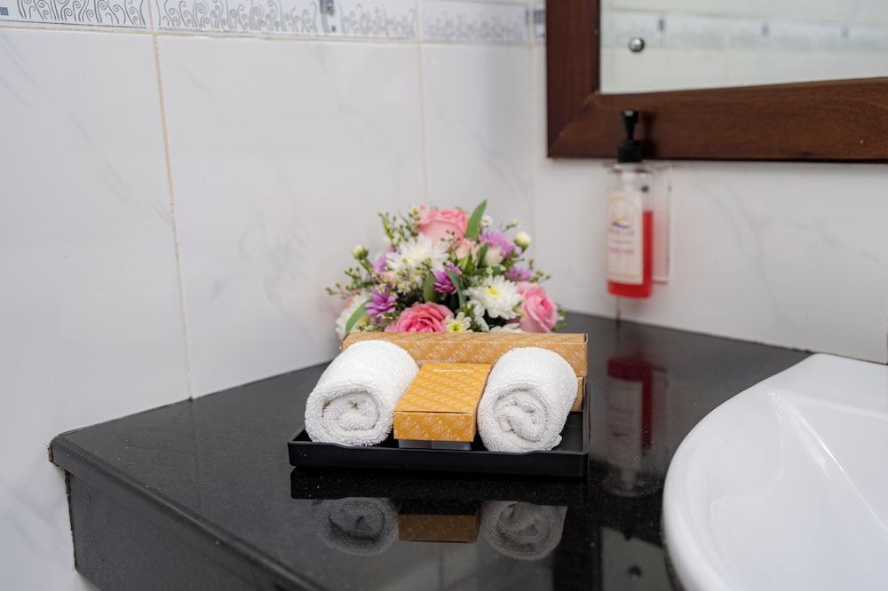 Mirage Colombo Hotel Standard Room 8