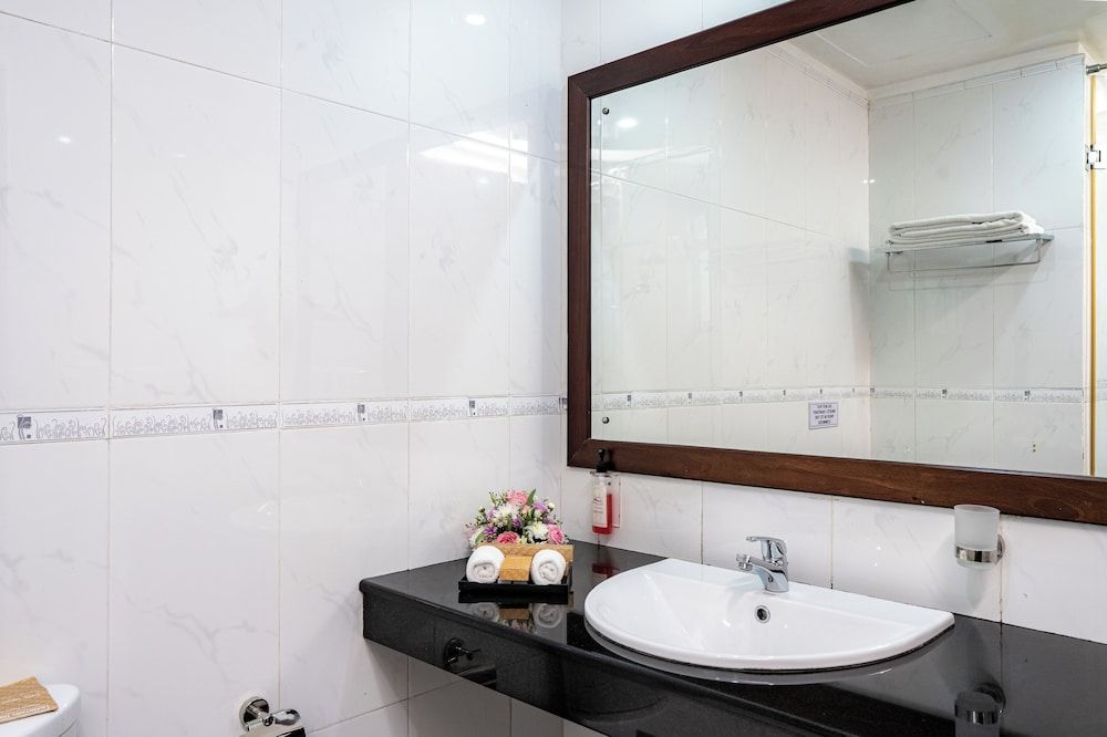 Mirage Colombo Hotel Standard Room 11