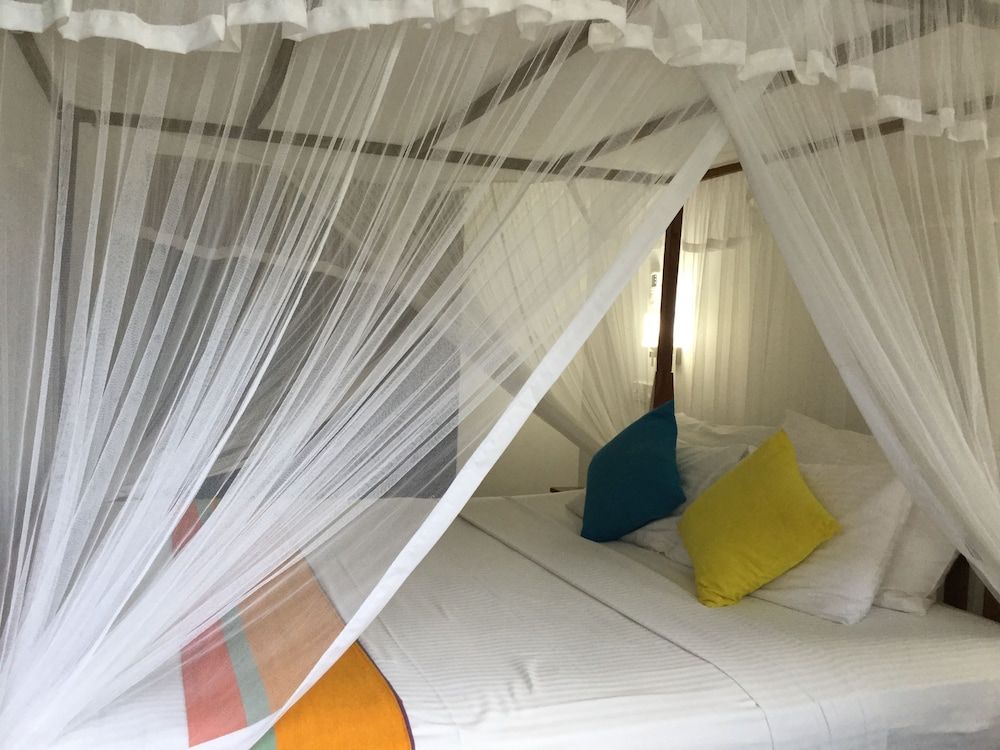 Hanthana House Deluxe Double or Twin Room 4