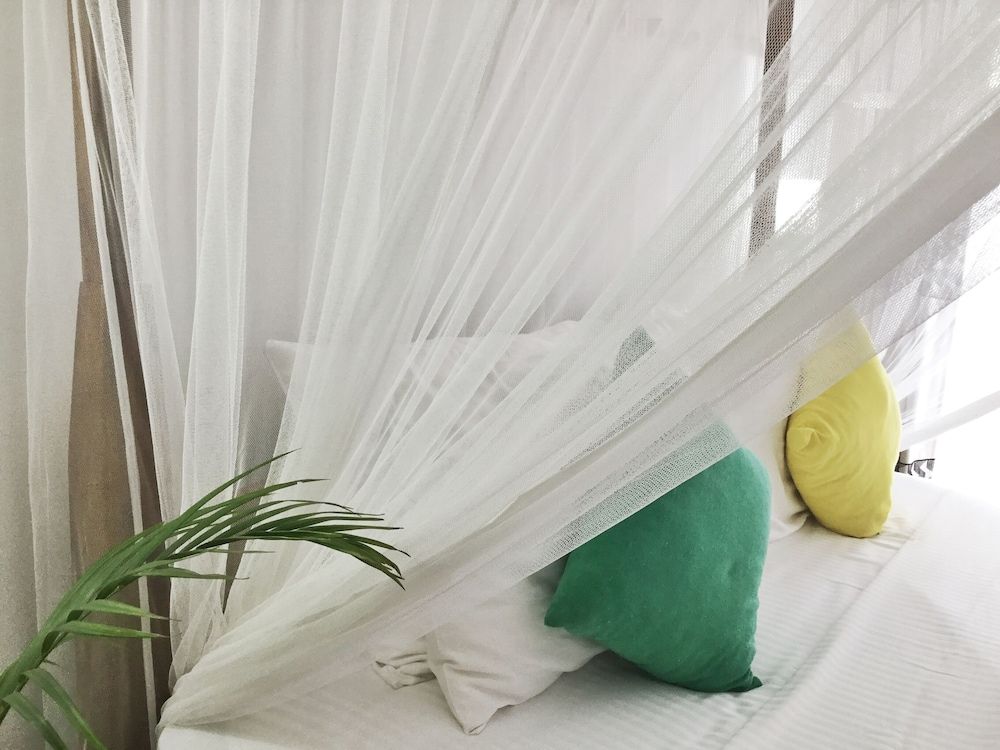 Hanthana House Deluxe Double Room 9