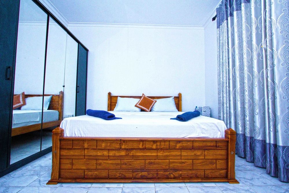 The Blue Beach Guesthouse Deluxe Double Room, 1 King Bed, Pool Access, Pool View 3