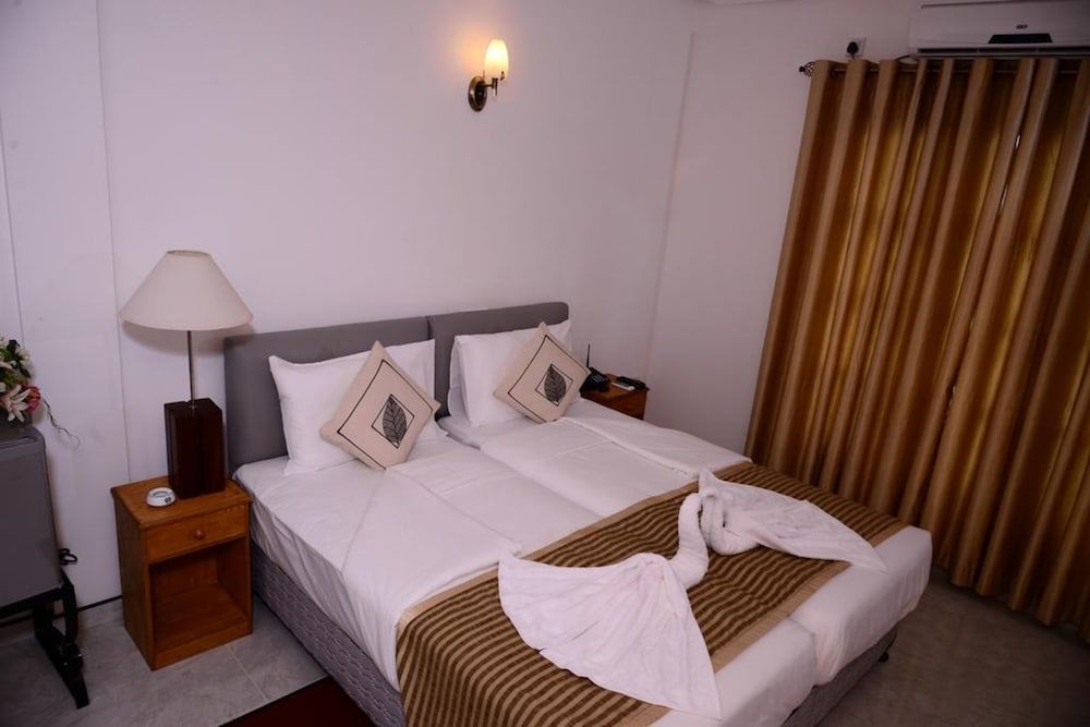 undefined Avanhala by Royal Mall 9