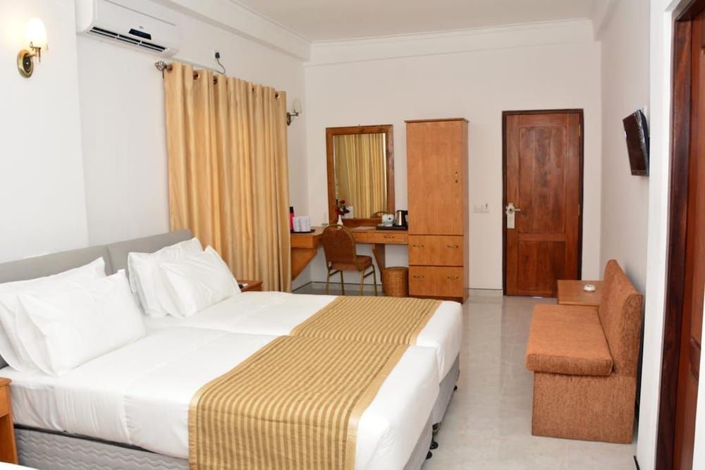 undefined Avanhala by Royal Mall 5