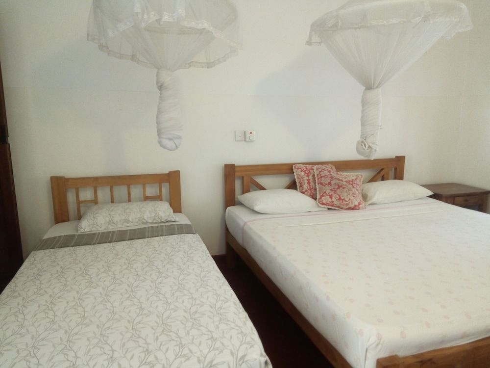 Hotel Mango Garden Triple Room