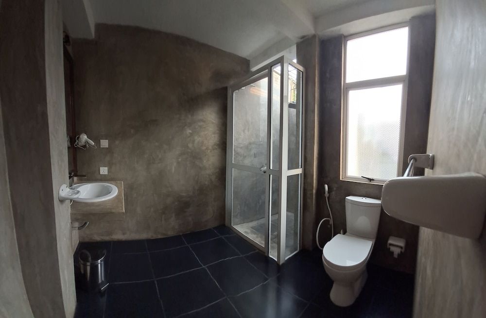 Kutumbaya Deluxe Quadruple Room 16