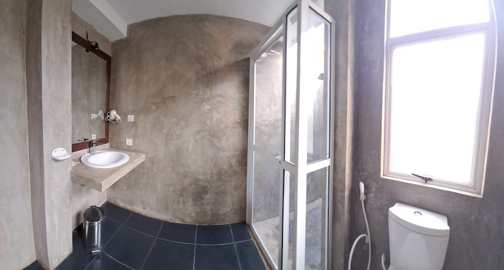 Kutumbaya Deluxe Quadruple Room 11