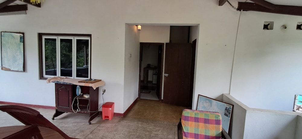 Kutumbaya Deluxe Triple Room 18