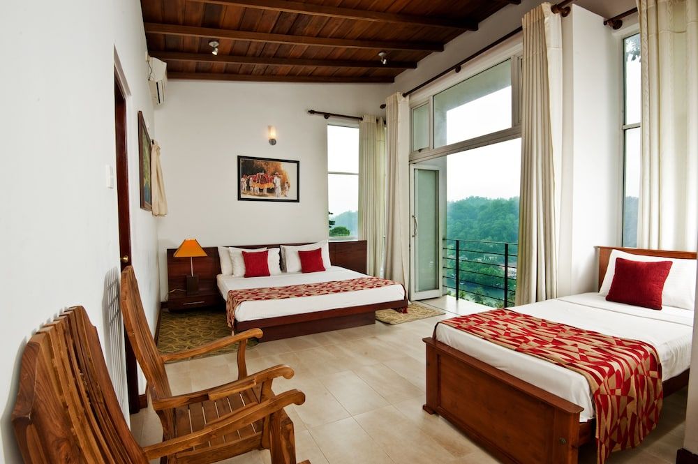 Hotel See Kandy Deluxe Triple Room, Lake View 9