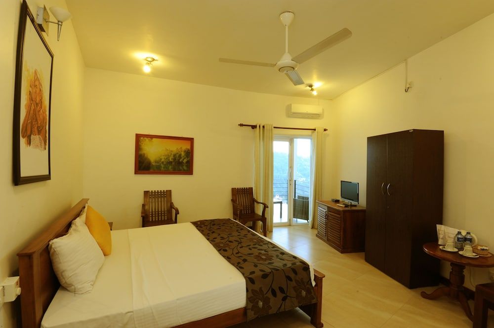 Hotel See Kandy Deluxe Double or Twin Room, Lake View 4