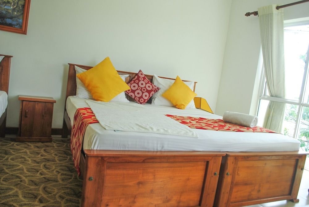 Hotel See Kandy Deluxe Triple Room, Lake View