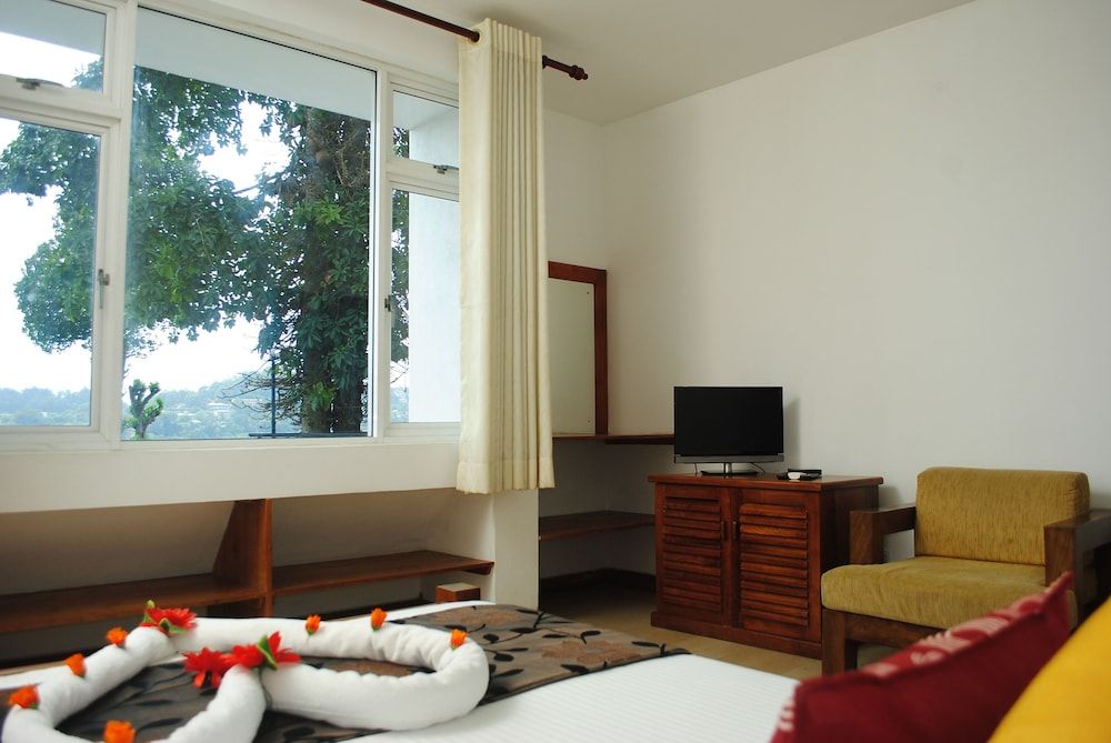 Hotel See Kandy Standard Double Room, 1 Double Bed, Non Smoking, Lake View 7