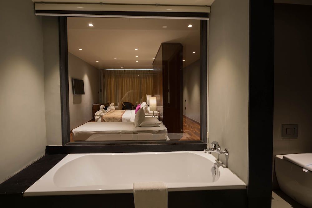 The Swiss Residence Superior Triple Room, Multiple Beds, Bathtub, Mountain View 7