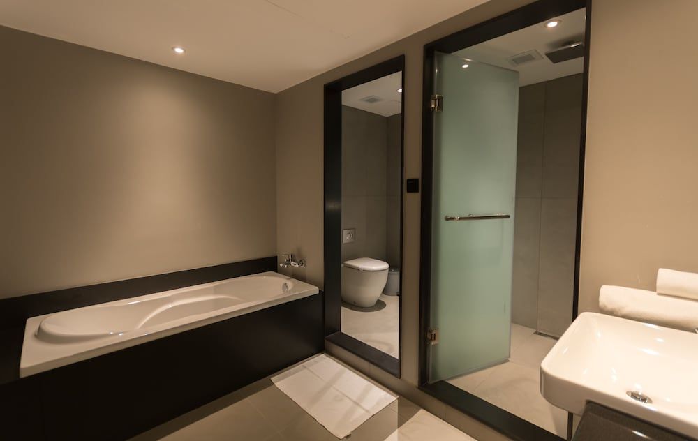 The Swiss Residence Superior Triple Room, Multiple Beds, Bathtub, Mountain View 5