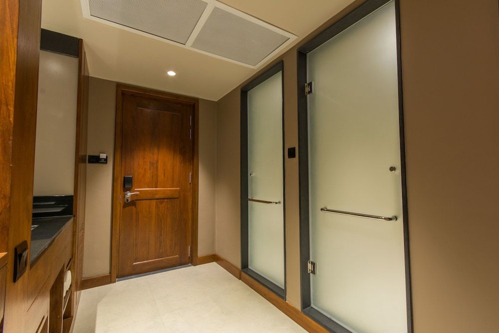 The Swiss Residence Deluxe Double Room, Non Smoking, Mountain View 5