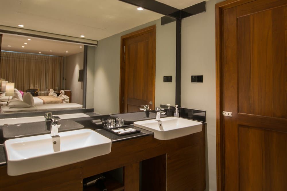 The Swiss Residence Superior Triple Room, Multiple Beds, Bathtub, Mountain View 6