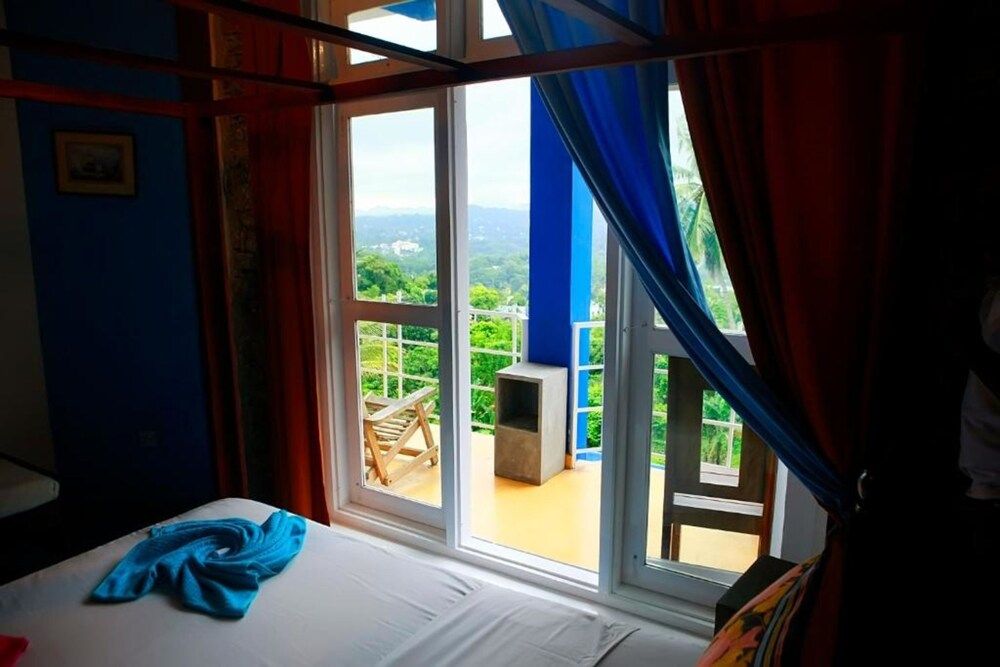 The Change Hotel Standard Double Room with Balcony 5