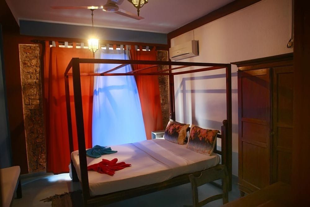 The Change Hotel Standard Double Room with Balcony 8