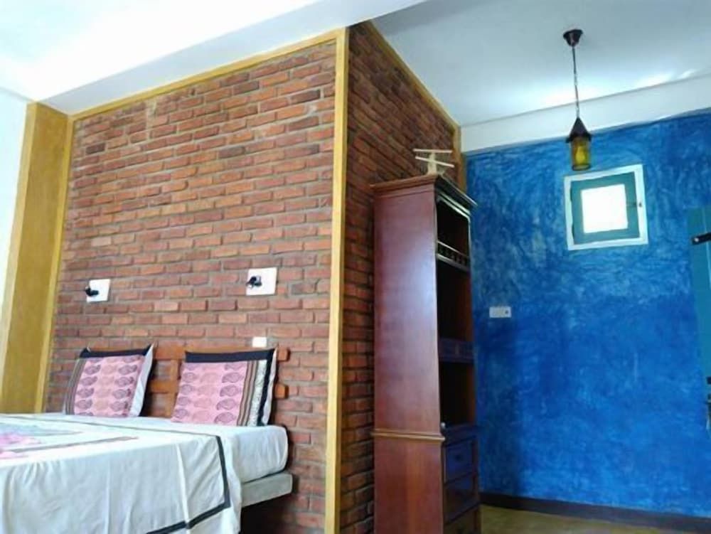 The Change Hotel Standard Double Room with Balcony 12