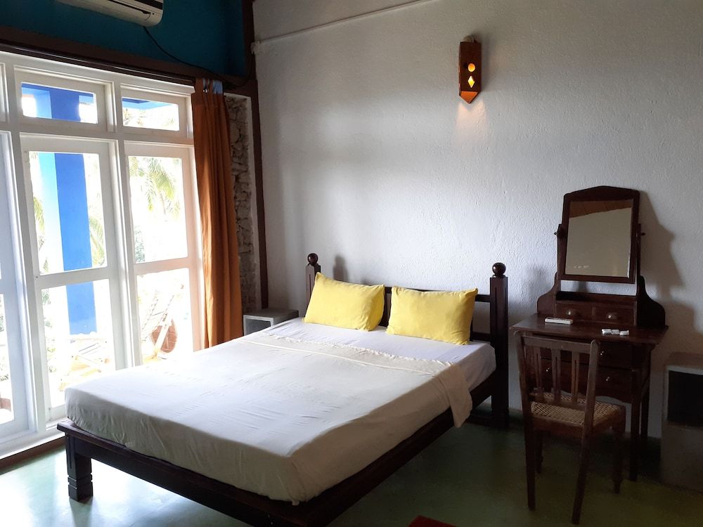 The Change Hotel Standard Double Room with Balcony 6