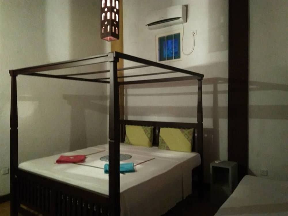 The Change Hotel Standard Double Room with Balcony 9