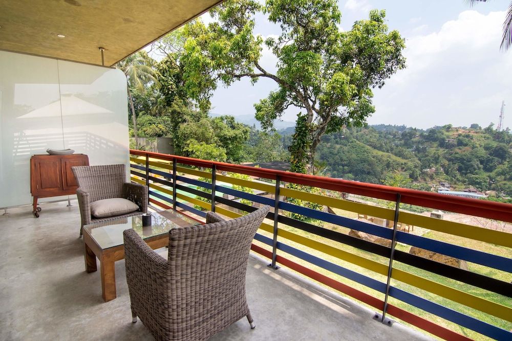 The Elephant Stables Deluxe Room (Pepper) 2