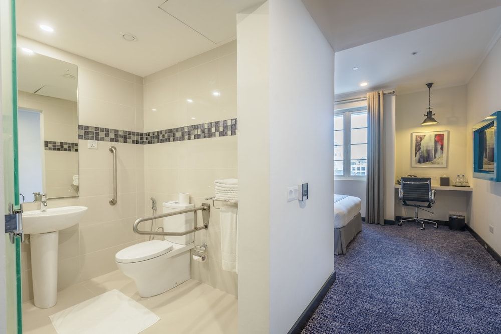 undefined Fairway Colombo - Sri Lanka's First Hotel With Robot Technology 5