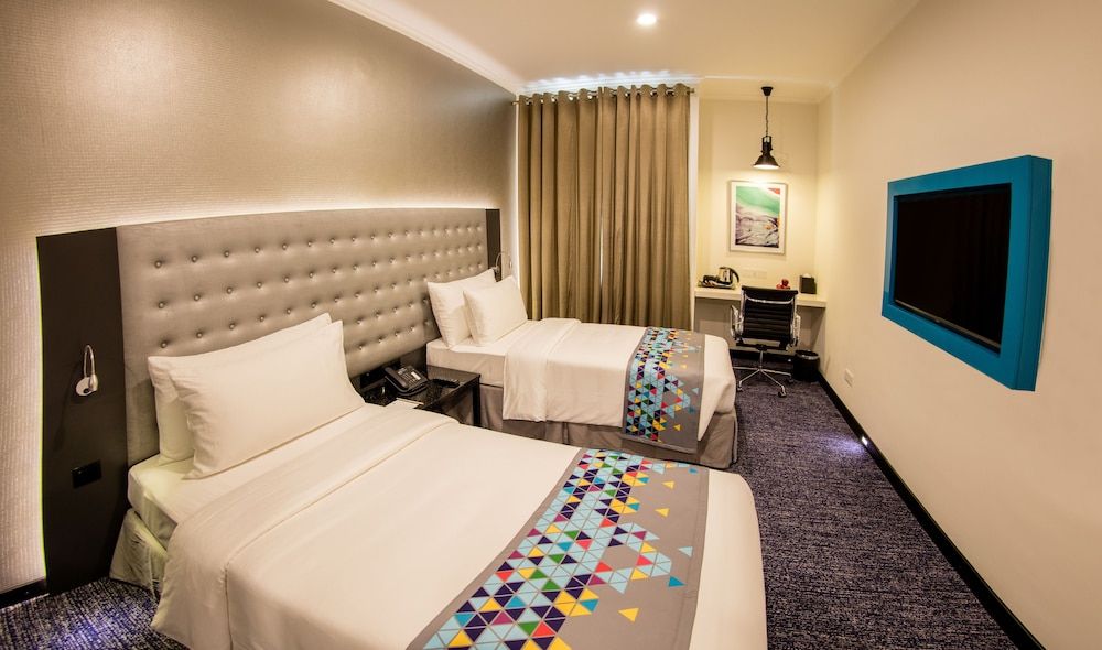 Fairway Colombo - Sri Lanka's First Hotel With Robot Technology Superior Twin Room 2
