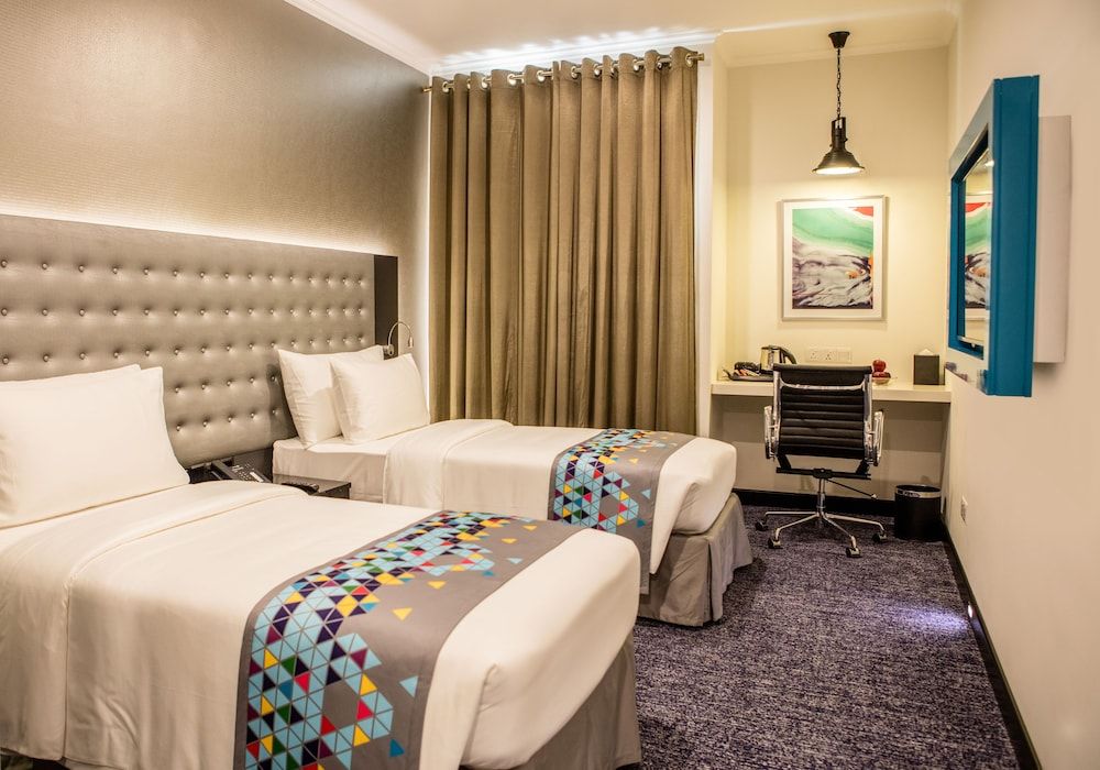 Fairway Colombo - Sri Lanka's First Hotel With Robot Technology Superior Twin Room 4