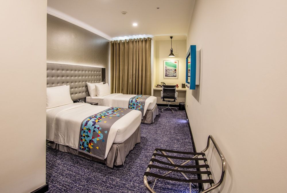 Fairway Colombo - Sri Lanka's First Hotel With Robot Technology Superior Twin Room 7